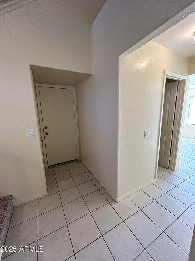 Building Photo - 1433 E Park Ave