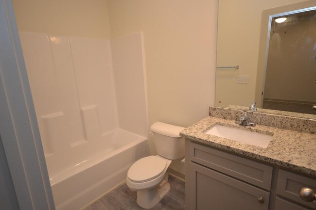 Building Photo - 3925 Overbrook Dr