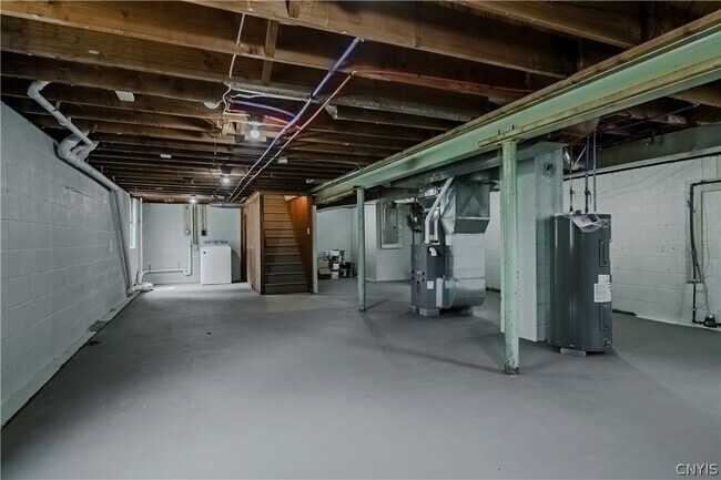 Building Photo - 8 Terrace Hill Dr