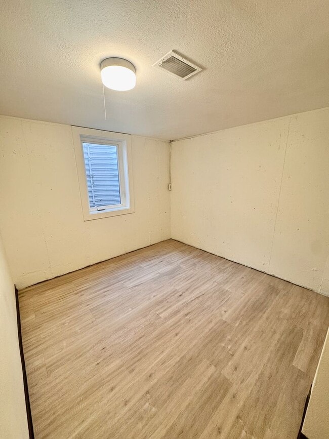 Building Photo - 417 S Owens St