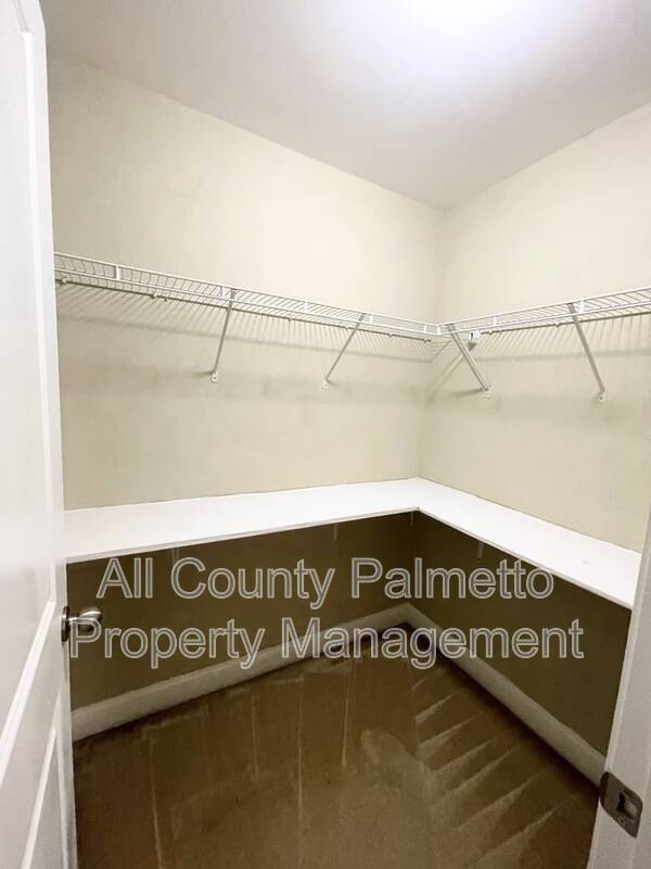 Building Photo - 3639 Bagley Dr