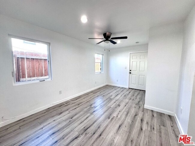 Building Photo - 841 W 64th St