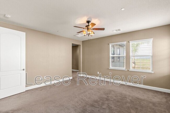 Building Photo - 479 W Esplanade Dr
