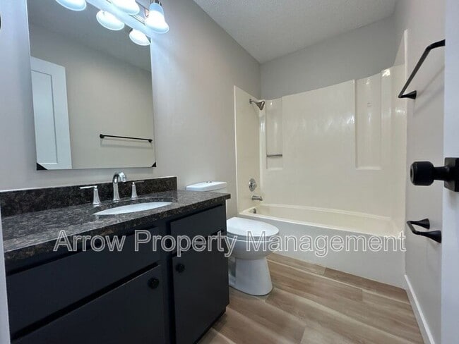 Building Photo - 1324 S Jackson St