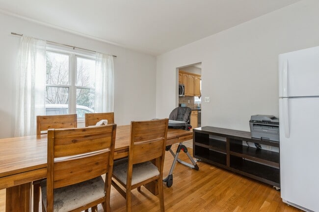 Building Photo - 39 Linwood Ave