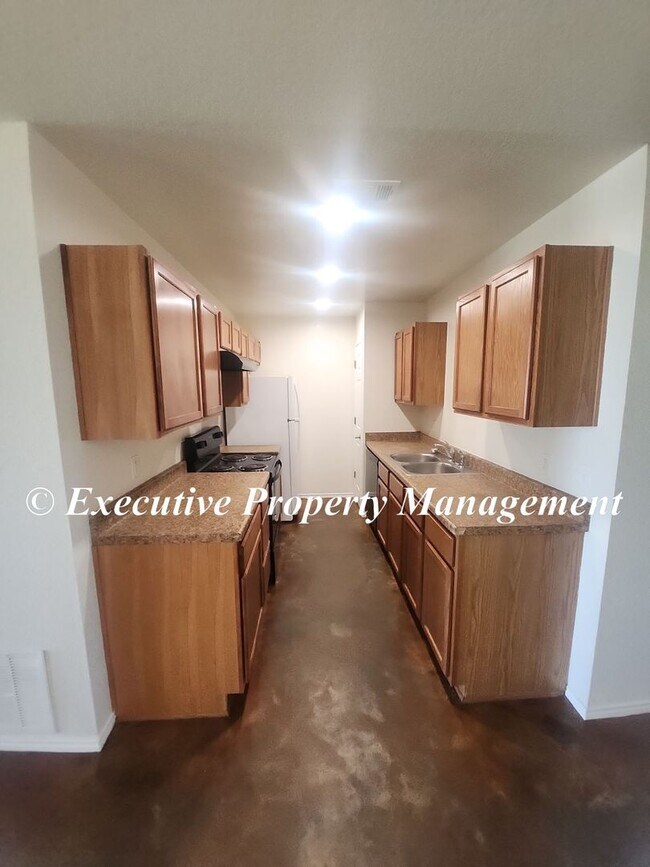 Building Photo - 2921 Starlight Dr