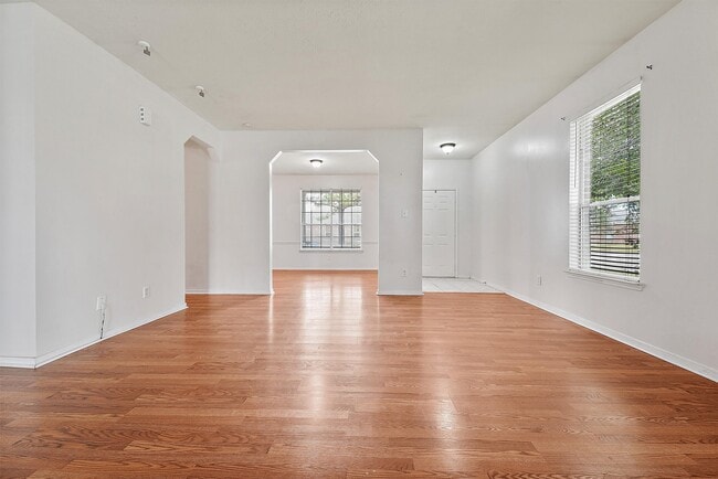 Building Photo - 24203 Pinecreek Point