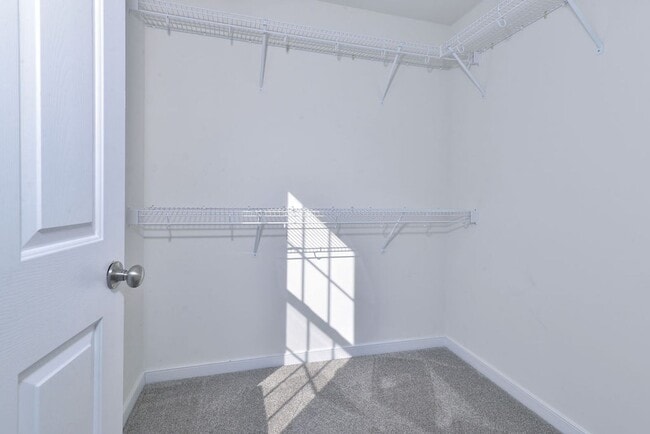 Building Photo - End unit Townhome in Riverwalk Townes
