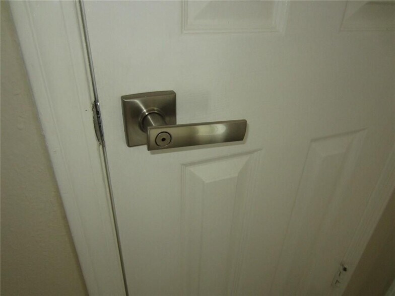 Building Photo - 4036 Oak Glenn Dr