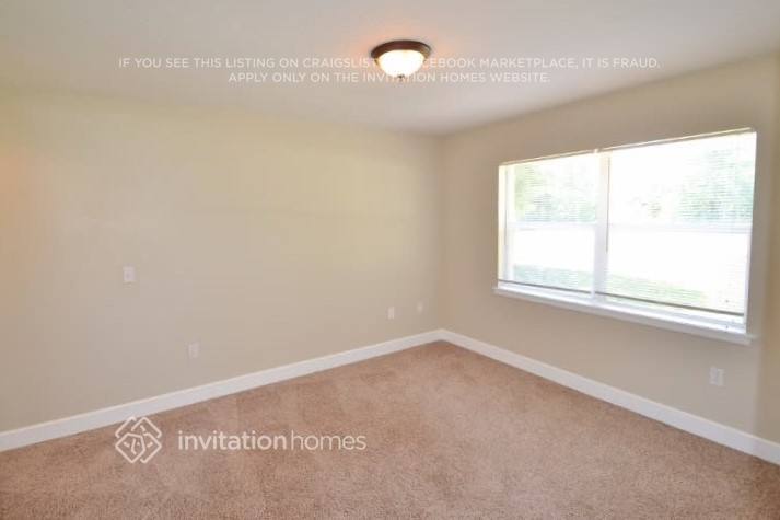 Building Photo - 3236 Forestbrook Dr N