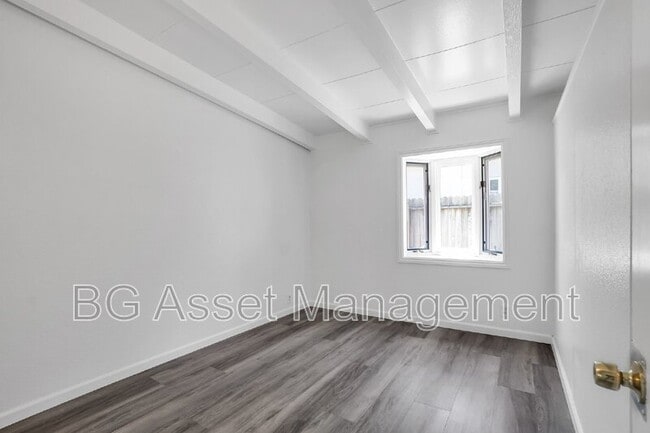 Building Photo - 1588 Ridgecrest Rd