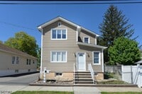 Building Photo - 142 Grand Ave