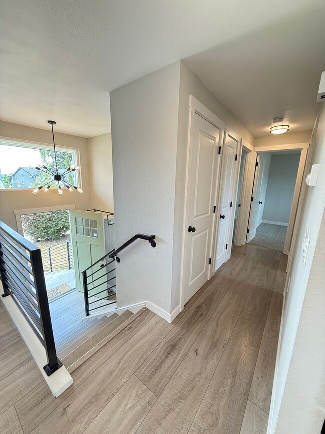 Building Photo - Renovated Ruston Home w/ Water View