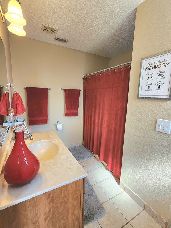 Building Photo - Breathtaking 4/3 Perdido Home, 2,700 sq ft...