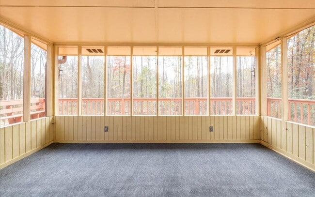 Building Photo - 4967 Macland Rd