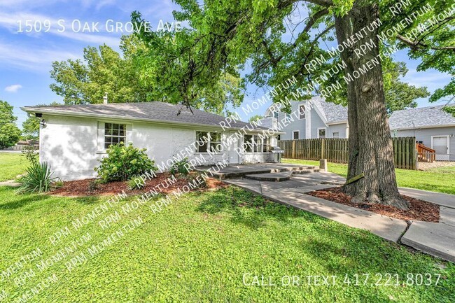 Building Photo - CUTE 2BED/1BATH MIDTOWN HOME - NEAR OAK GR...