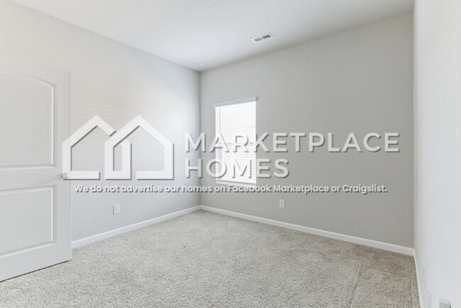 Building Photo - 15995 Glenncrest Ln