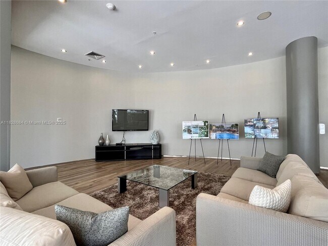Building Photo - 10275 Collins Ave