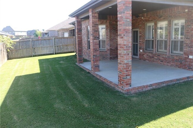 Building Photo - 4601 SW Lilly St