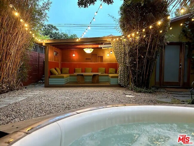 Building Photo - 3617 Maplewood Ave