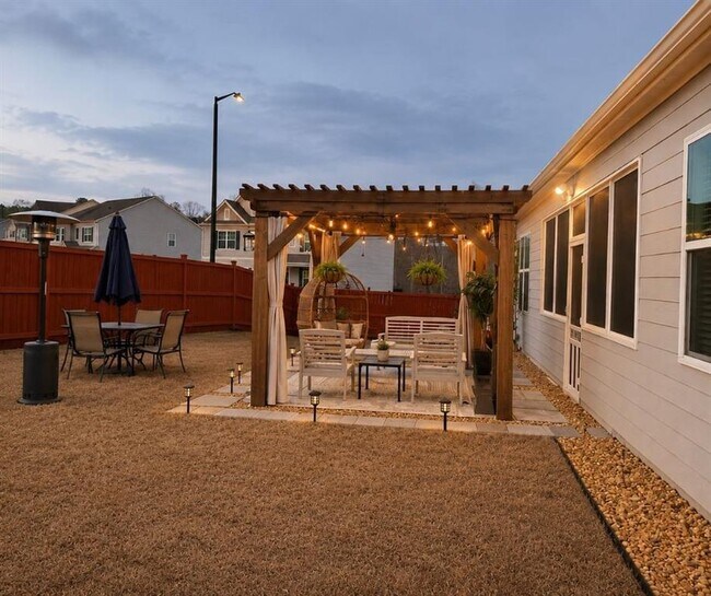 Building Photo - 183 Durana Way