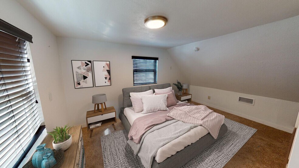 Building Photo - Bright & beautiful South Park Hill duplex property with large fenced shared yard