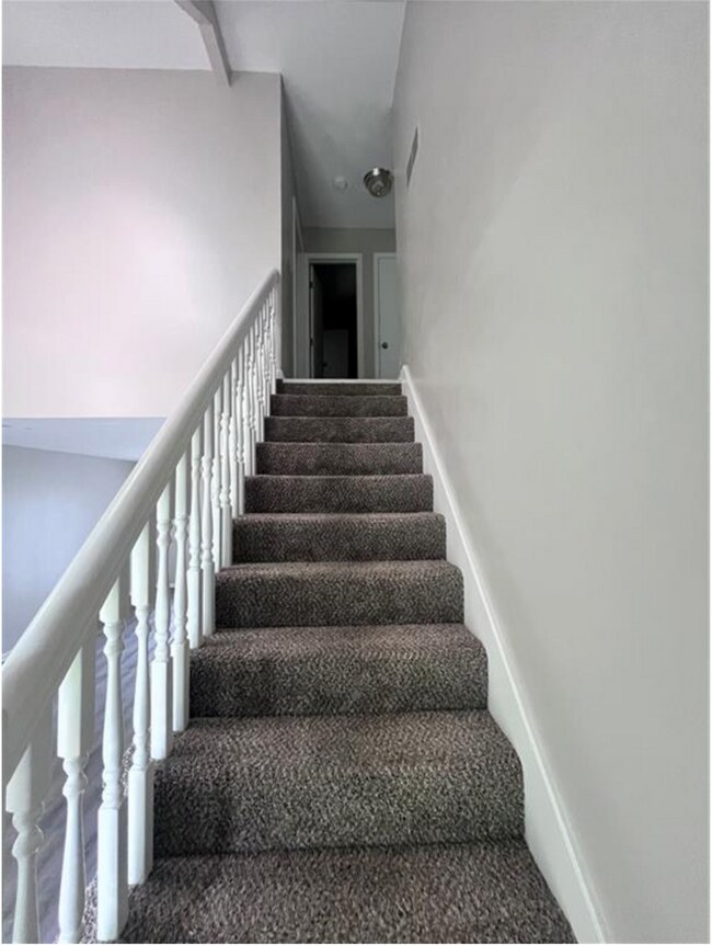 Building Photo - 419 Spring Ave