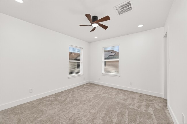 Building Photo - 6615 W Montgomery Rd