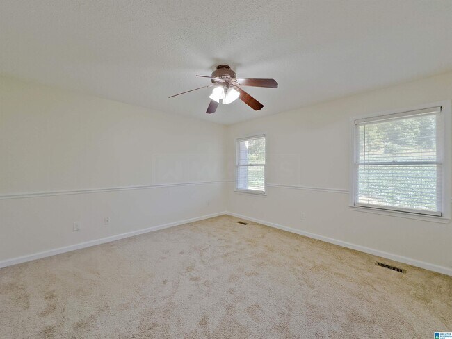 Building Photo - 4776 Cheshire Cir