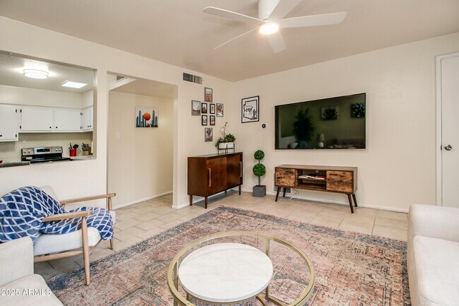 Building Photo - 3511 E Montecito Ave