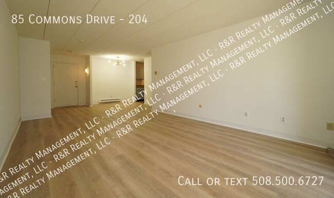 Building Photo - 85 Commons Dr