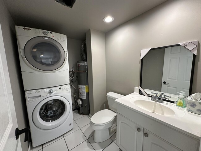 Building Photo - 308 3rd Ct
