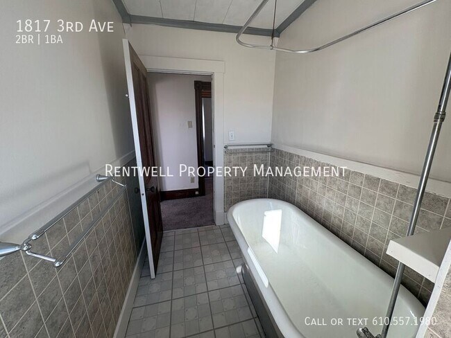Building Photo - 1817 3rd Ave