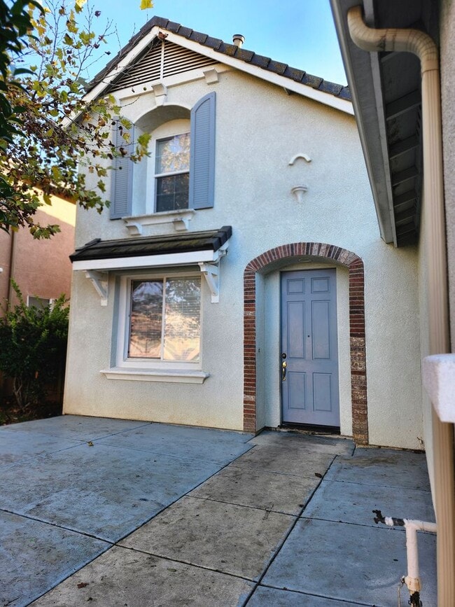 Primary Photo - Beautiful Yuba City Home