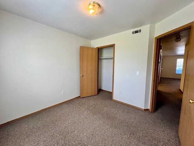 Building Photo - 417 N Pleasant St