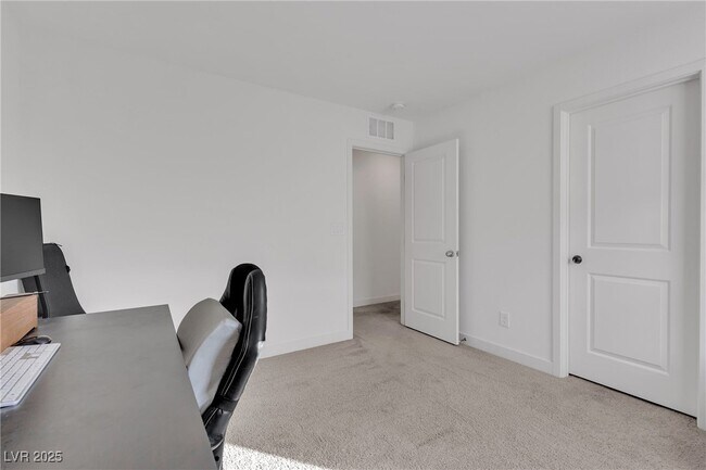 Building Photo - 10836 Trl Crst Ave