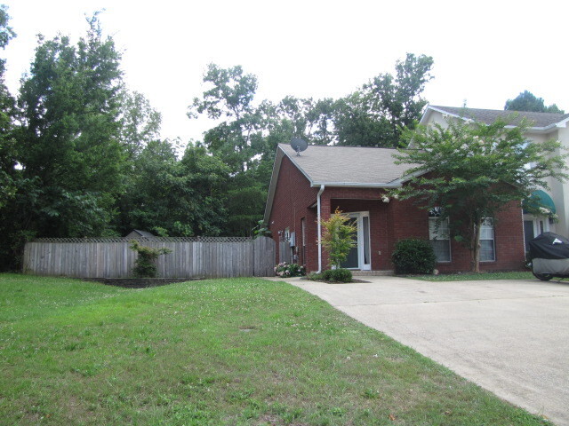 Building Photo - 401 Cambrian Ridge Dr