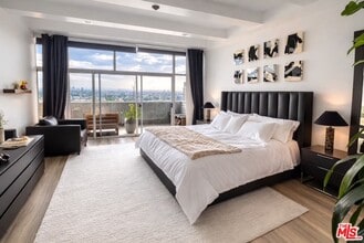 Building Photo - 1155 N La Cienega Blvd