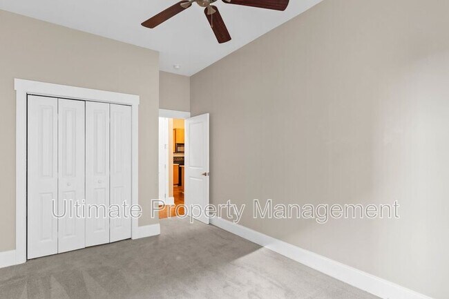 Building Photo - 709 N 4th St