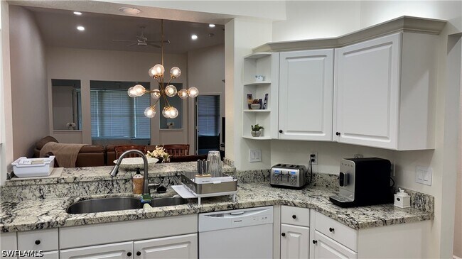 Building Photo - 1340 Charleston Square Dr