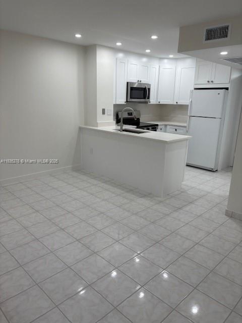 Building Photo - 2154 W 60th St