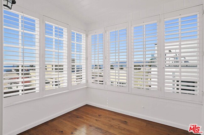 Building Photo - 25 Arcadia Ter