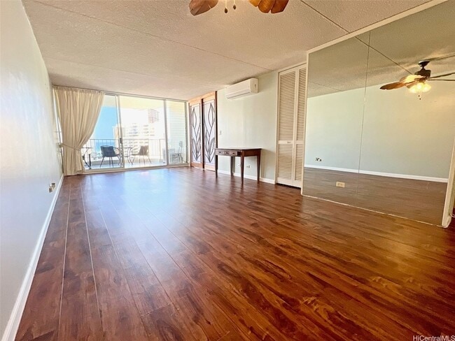 Building Photo - 469 Ena Rd