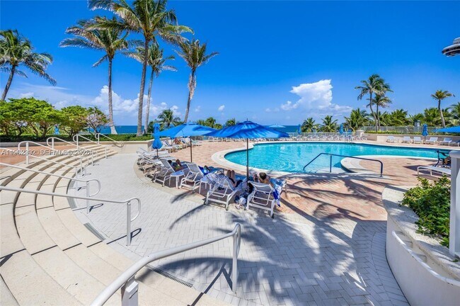 Building Photo - 3200 N Ocean Blvd