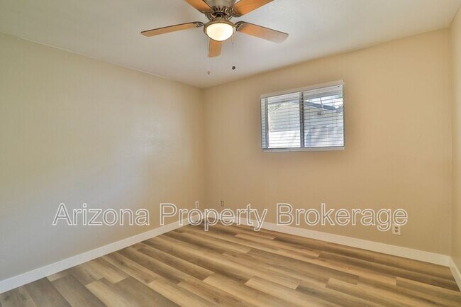 Building Photo - 2323 S College Ave