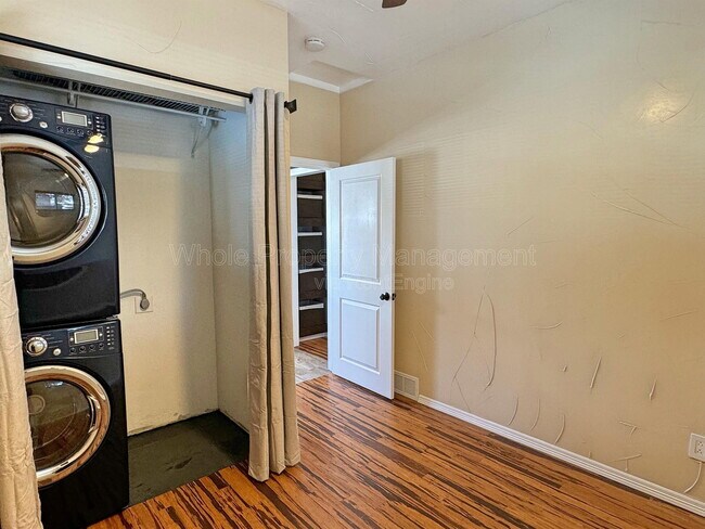 Building Photo - 5680 W 9th Ave