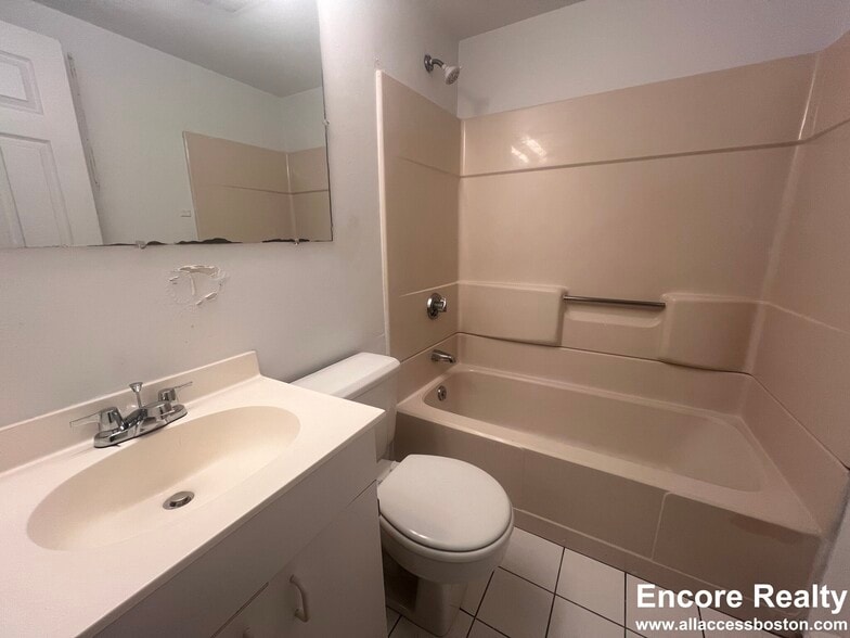 Building Photo - 24 St Cyprians Pl