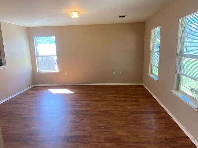 Building Photo - 11901 Briarcreek Loop