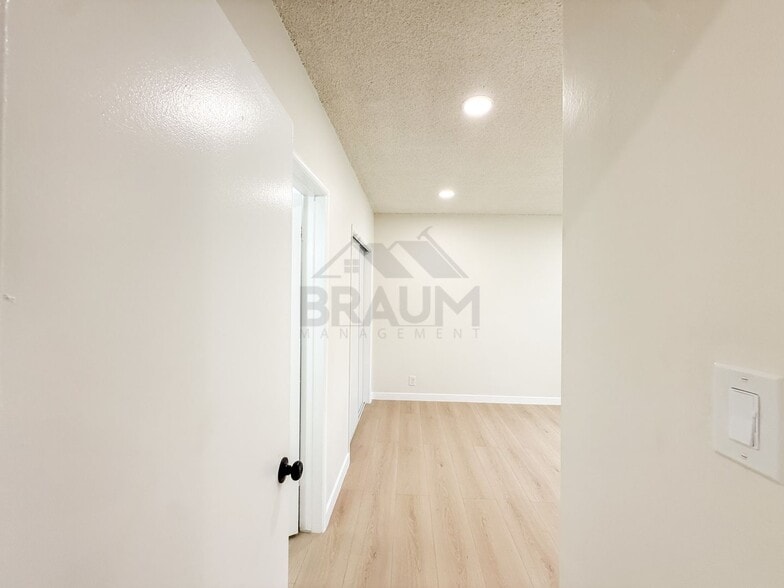 Building Photo - 13129 Oxnard St