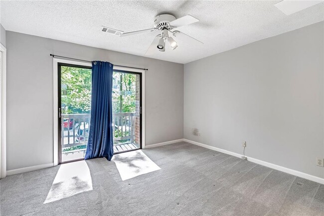 Building Photo - 648 Cleburne Terrace NE